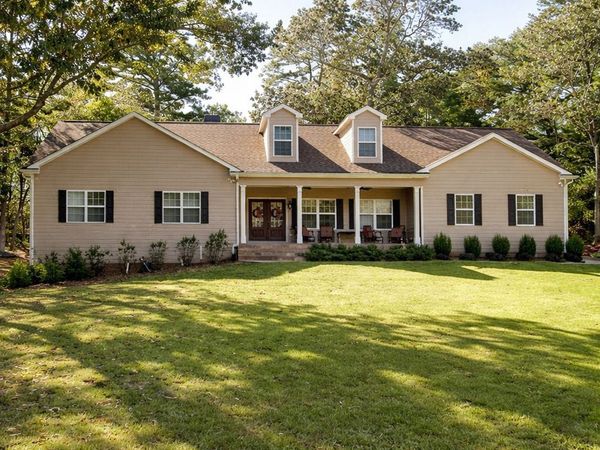 1023 Echo Valley Court, Loganville, GA 30052