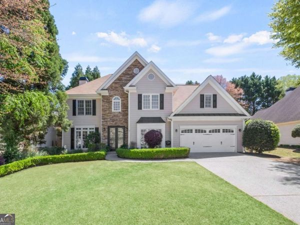 555 Rose Border Drive, Roswell, GA 30075