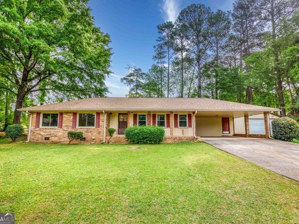 1660 Maple Court SE, Conyers, GA 30013