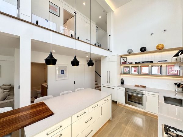 22 Parker, Unit 22R, Boston, MA 02129