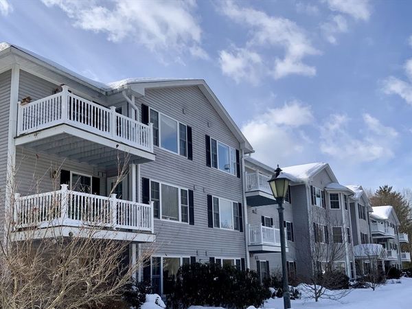 23 Greenleaves Drive, Unit 105, Amherst, MA 01002