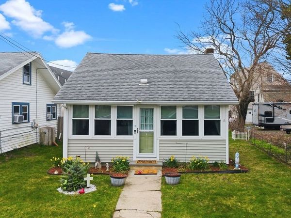 52 Point St, Fairhaven, MA 02719