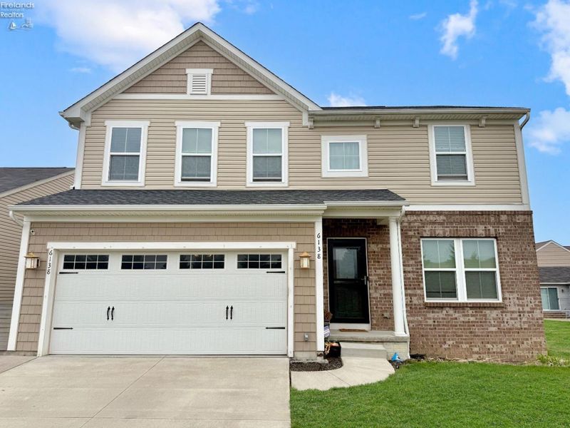 6138 Meadow Farm Lane, Lorain, OH 44053 Photo 2