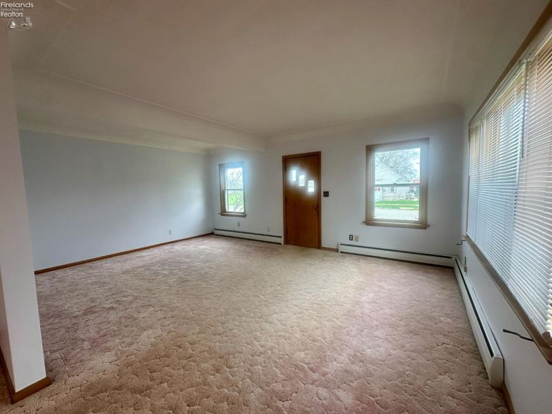 121 Broad Street, Oak Harbor, OH 43449 Photo 11