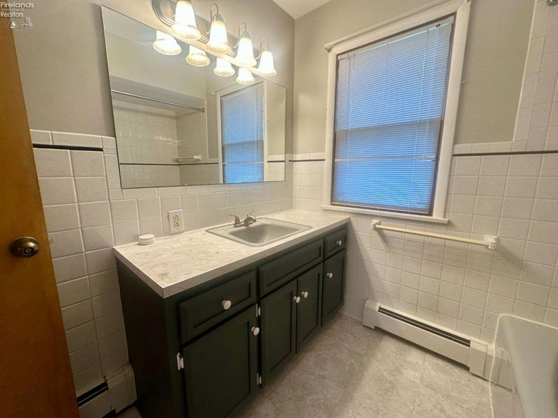 121 Broad Street, Oak Harbor, OH 43449 Photo 20