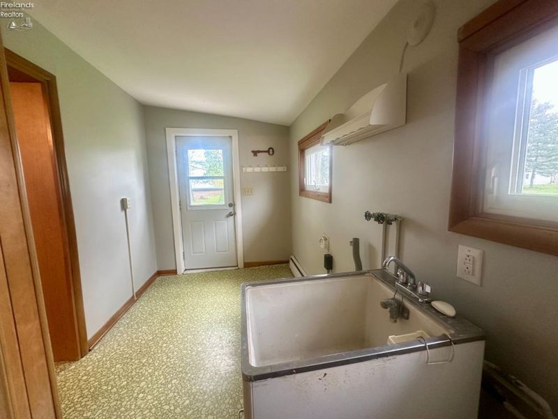 121 Broad Street, Oak Harbor, OH 43449 Photo 24