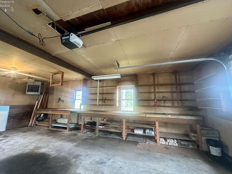 121 Broad Street, Oak Harbor, OH 43449 Photo 28