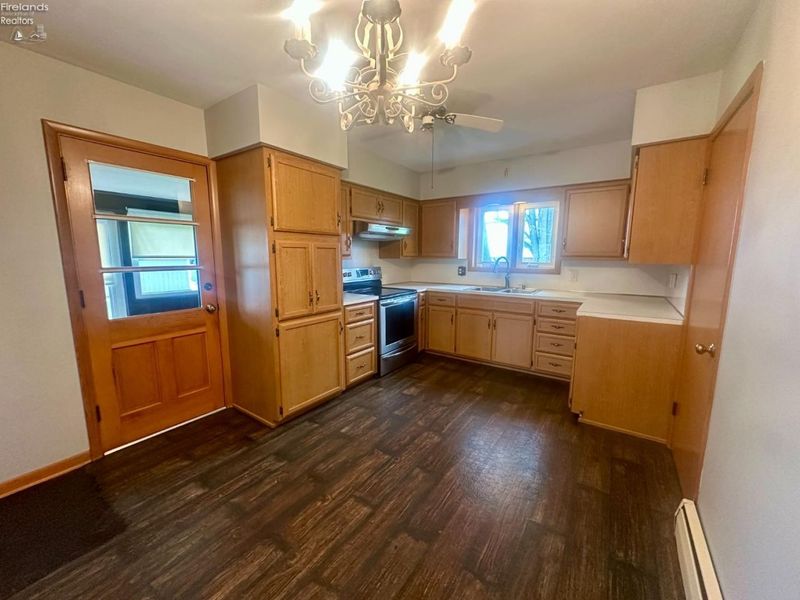 121 Broad Street, Oak Harbor, OH 43449 Photo 8