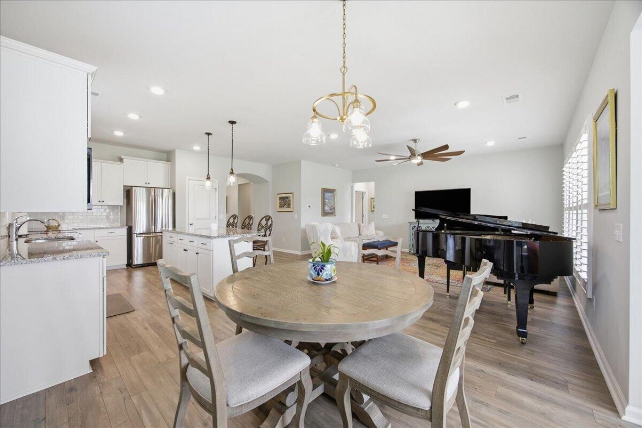 6231 Woodsedge Court Photo 14