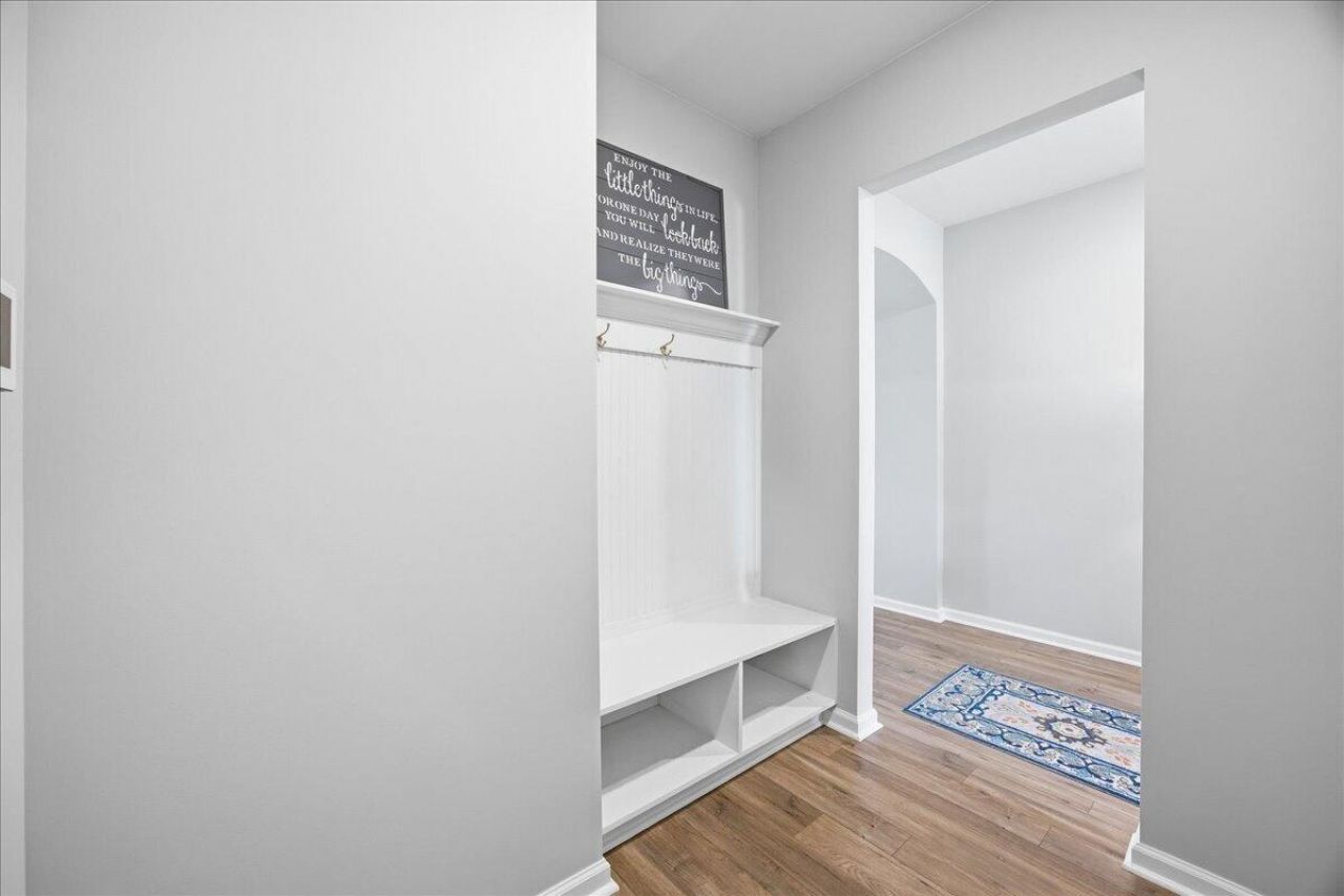 6231 Woodsedge Court Photo 8