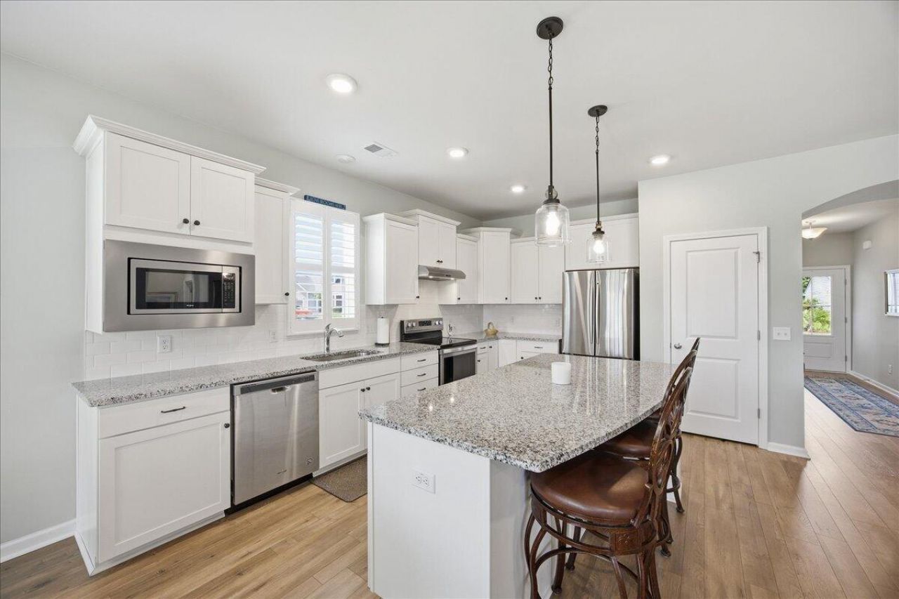 6231 Woodsedge Court Photo 9