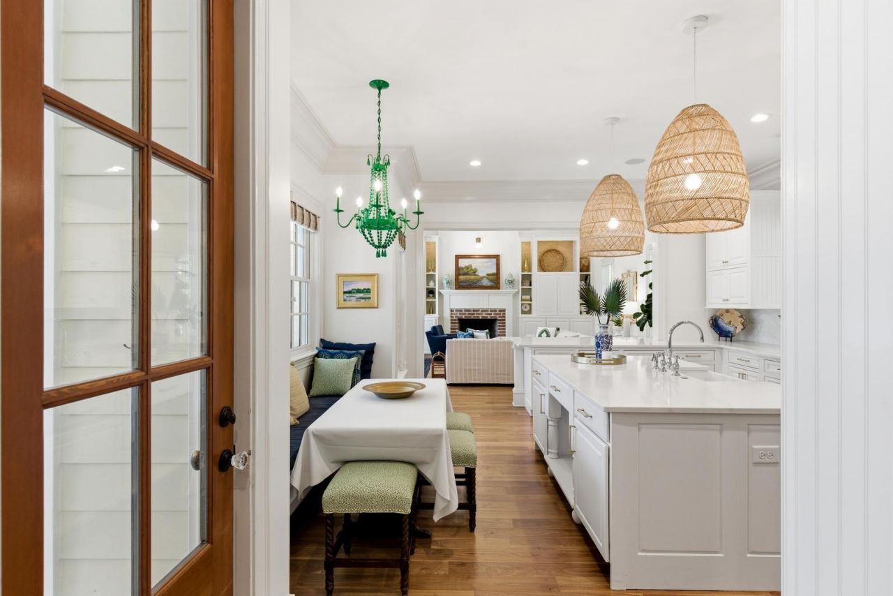 824 Bridgetown Pass Photo 14