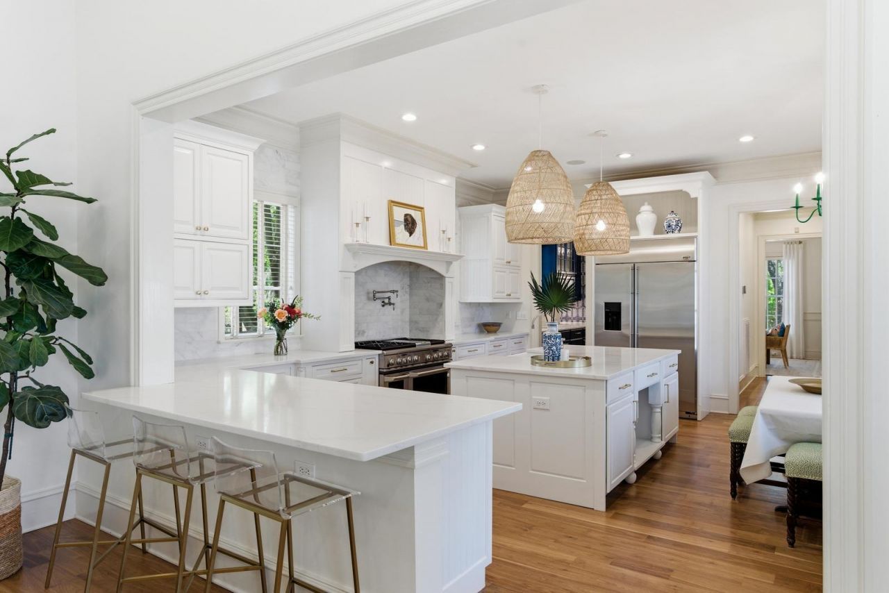 824 Bridgetown Pass Photo 16