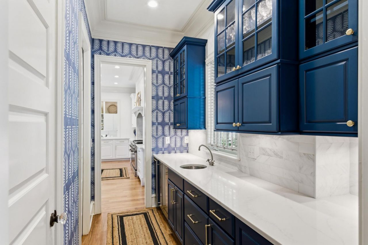 824 Bridgetown Pass Photo 18