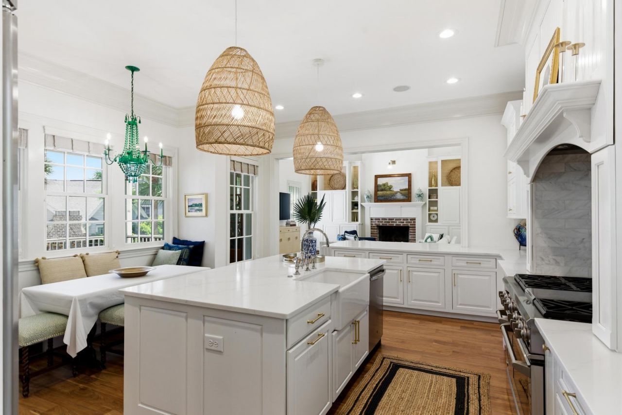 824 Bridgetown Pass Photo 24