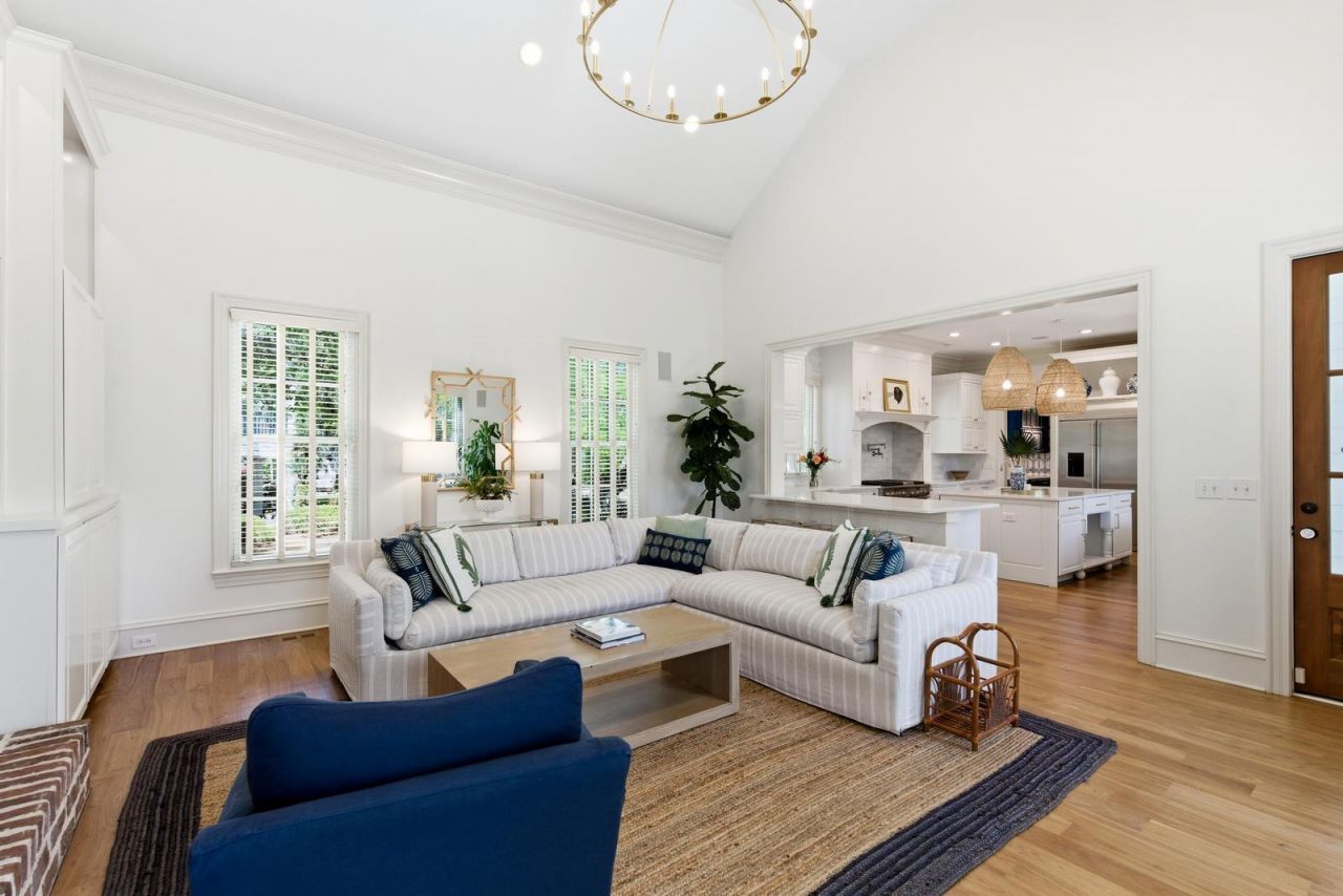 824 Bridgetown Pass Photo 26