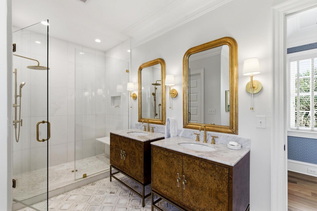 824 Bridgetown Pass Photo 36