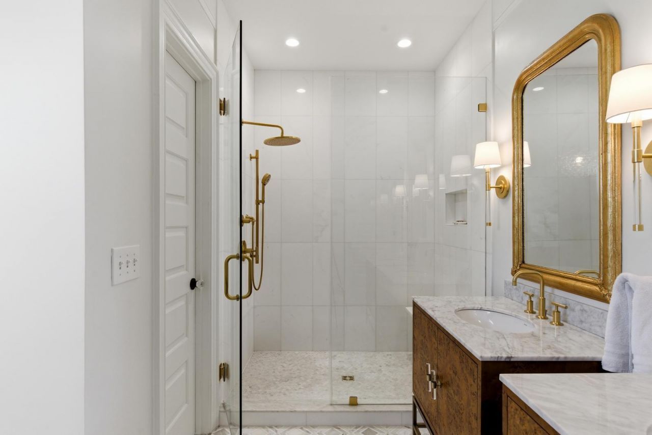 824 Bridgetown Pass Photo 37