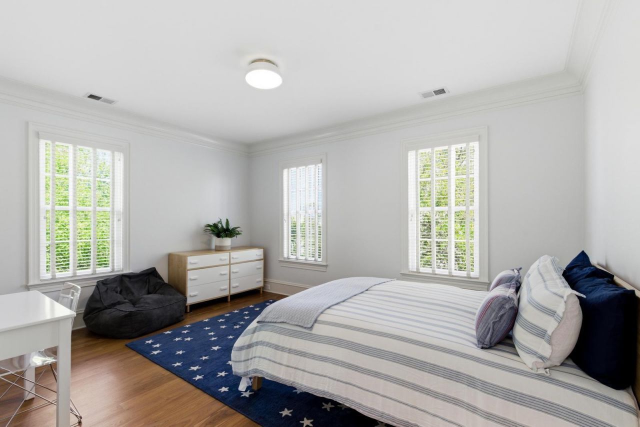 824 Bridgetown Pass Photo 38