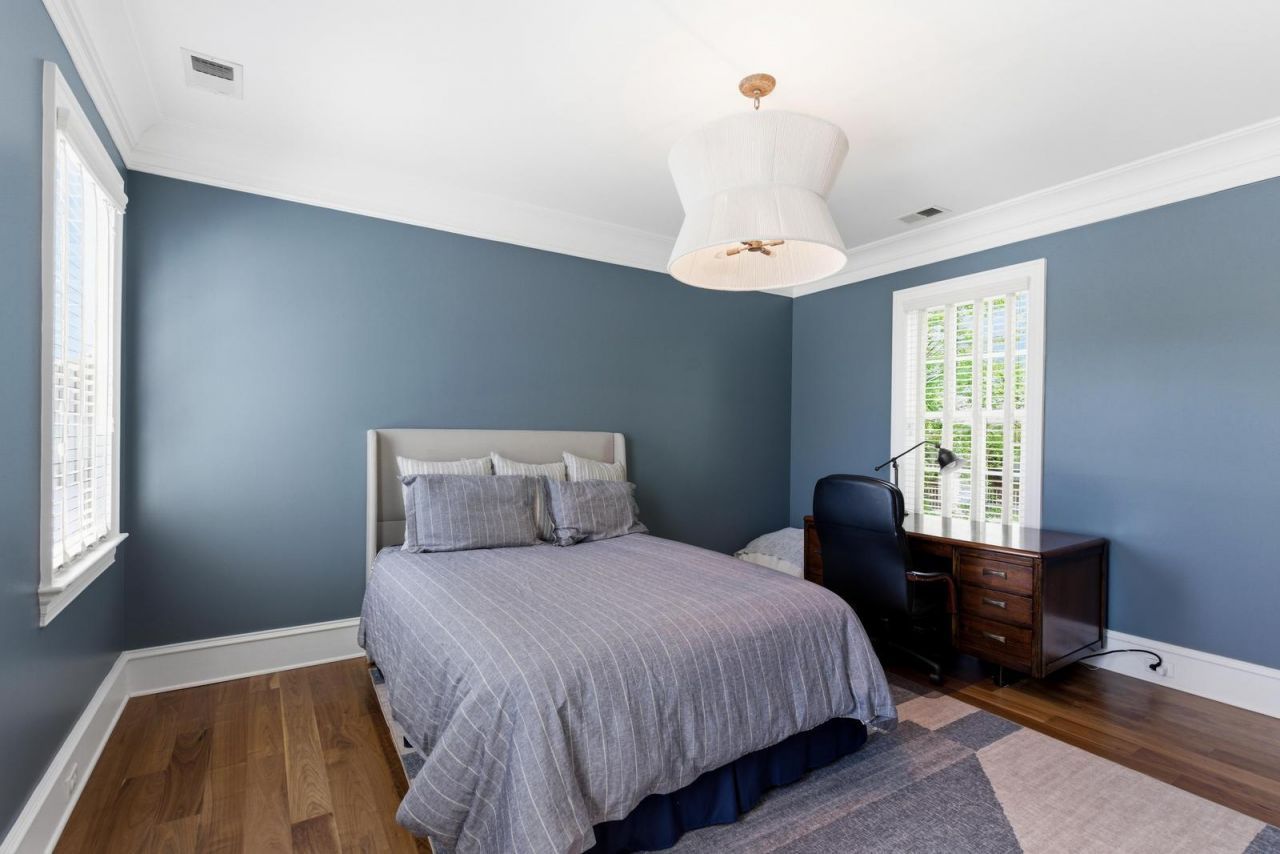 824 Bridgetown Pass Photo 44