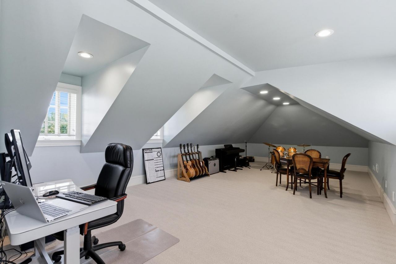 824 Bridgetown Pass Photo 48