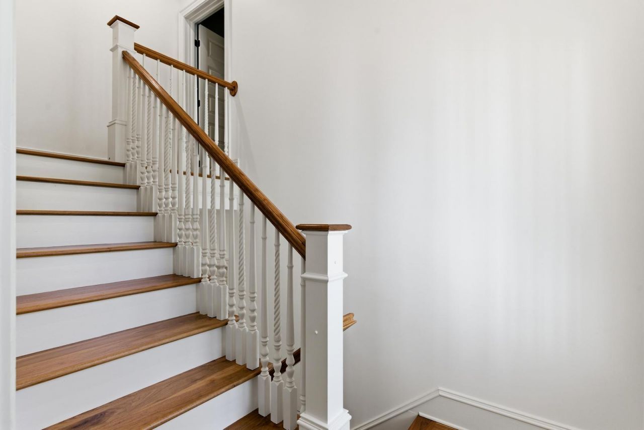 824 Bridgetown Pass Photo 50