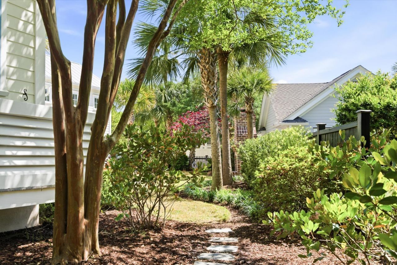 824 Bridgetown Pass Photo 58