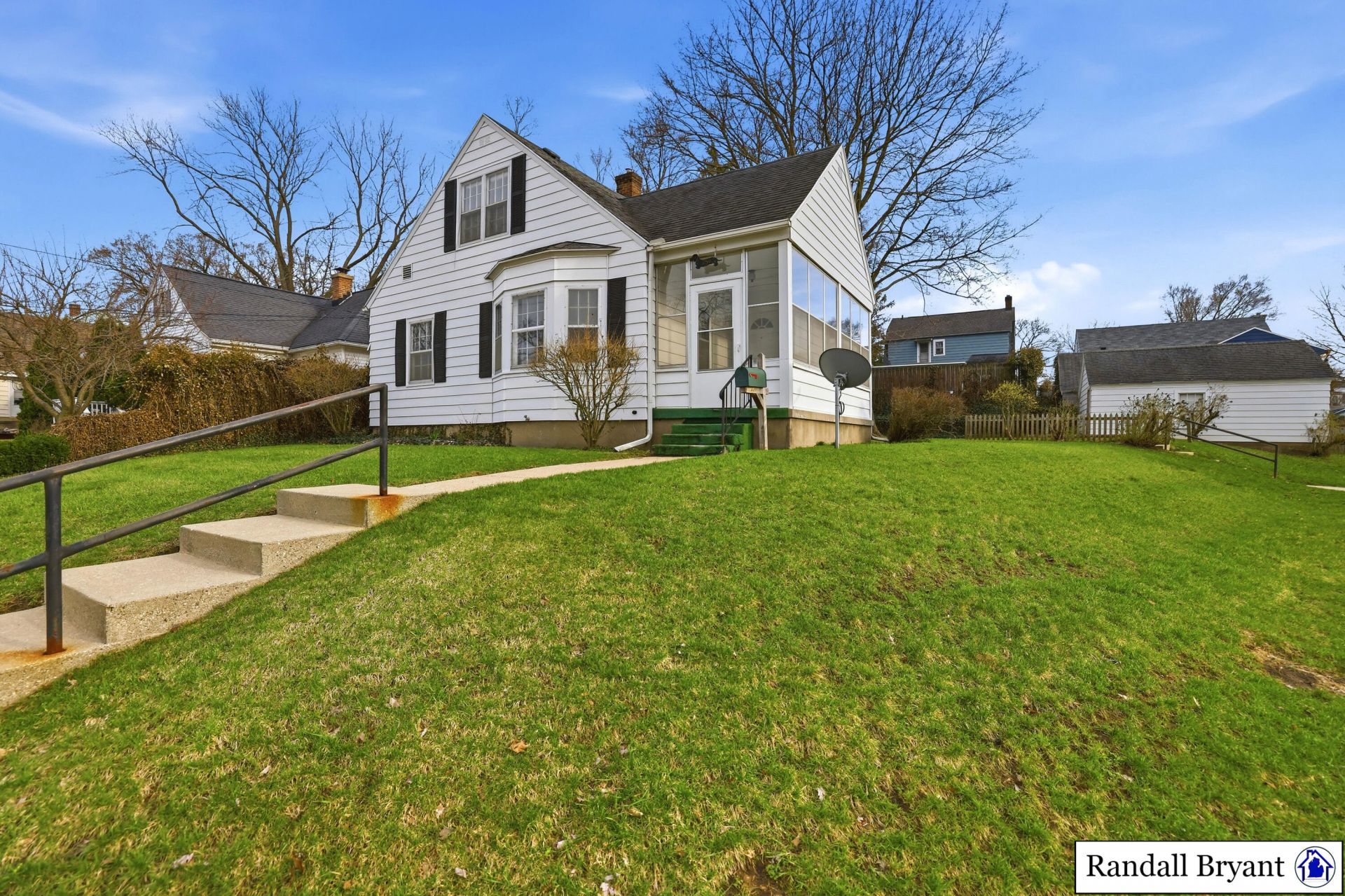 850 Hollywood Street Ne, Grand Rapids, MI 49505 Main Photo