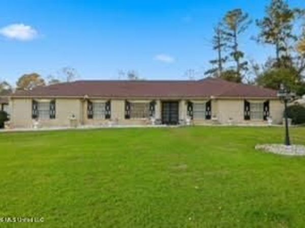 206 Plantation , Vicksburg, MS 39183
