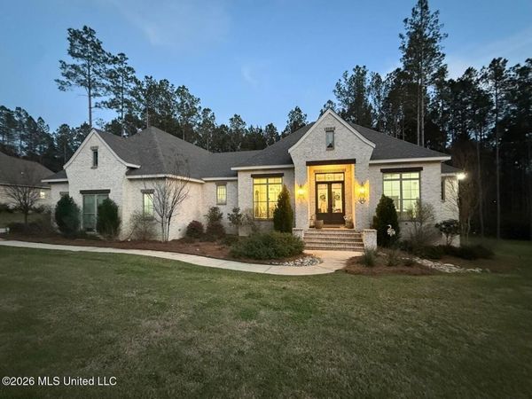 16 Manatee , Hattiesburg, MS 39402