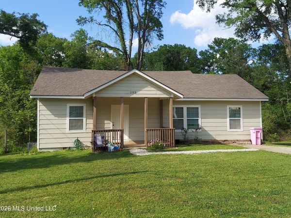 103 E Sproles Street, Clinton, MS 39056