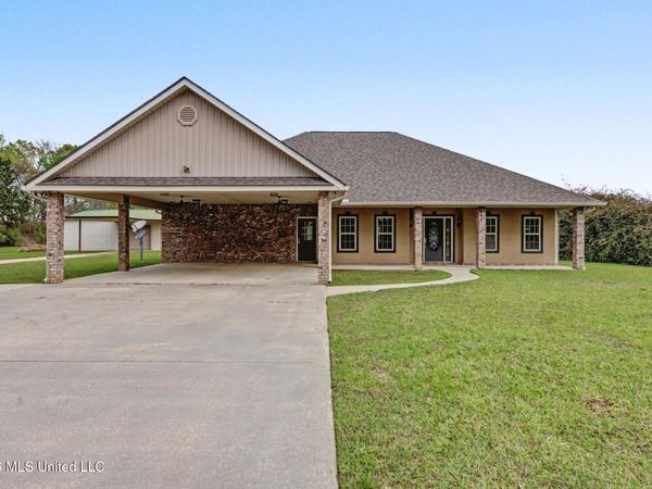 8 Henry Murphy Road, Carriere, MS 39426