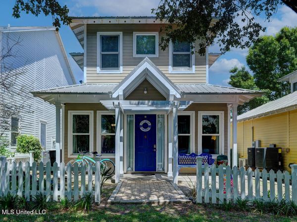 17 Chapel Hill Road, Bay Saint Louis, MS 39520