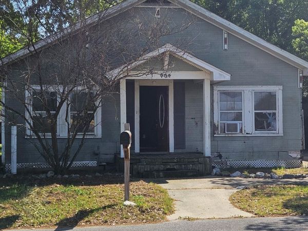 404 Convent Avenue, Pascagoula, MS 39567