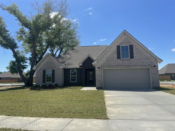 18 Red Oak Drive, Long Beach, MS 39560