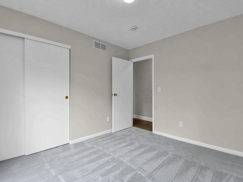 825 Lindenhaven Road, Columbus, OH 43230 Photo 16