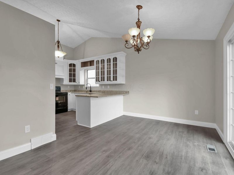 825 Lindenhaven Road, Columbus, OH 43230 Photo 6