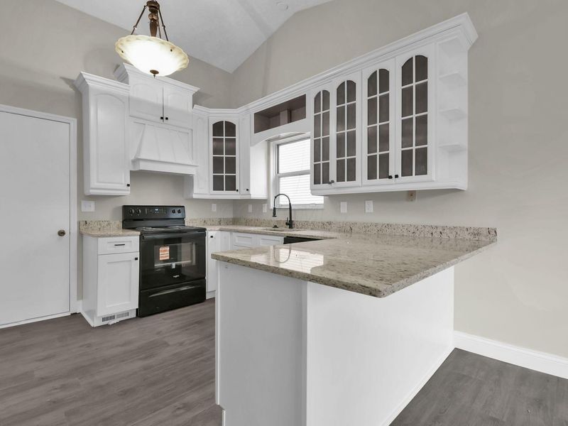 825 Lindenhaven Road, Columbus, OH 43230 Photo 8