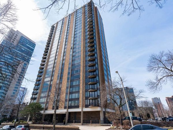 929 N Astor STREET, Unit 2305, Milwaukee, WI 53202