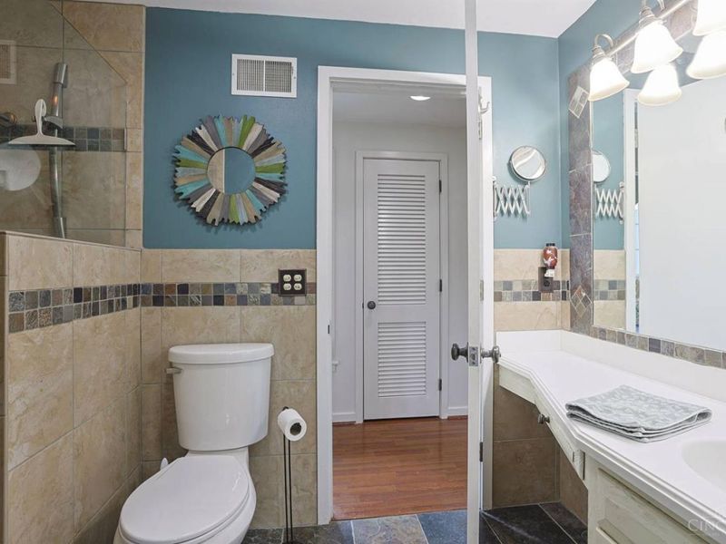 509 Larchmont Drive, Wyoming, OH 45215 Photo 40