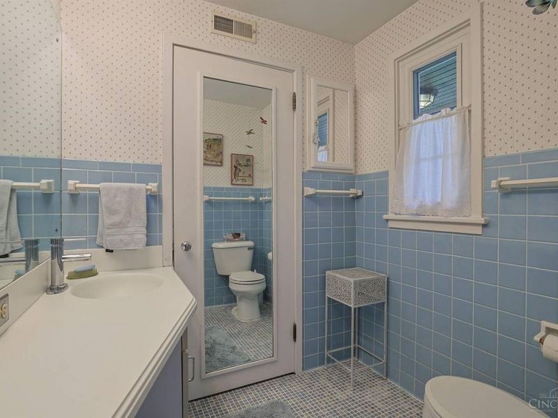 509 Larchmont Drive, Wyoming, OH 45215 Photo 41