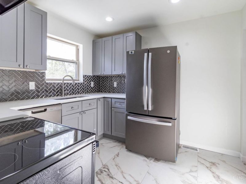 6330 Elbrook Avenue, Golf Manor, OH 45237 Photo 8