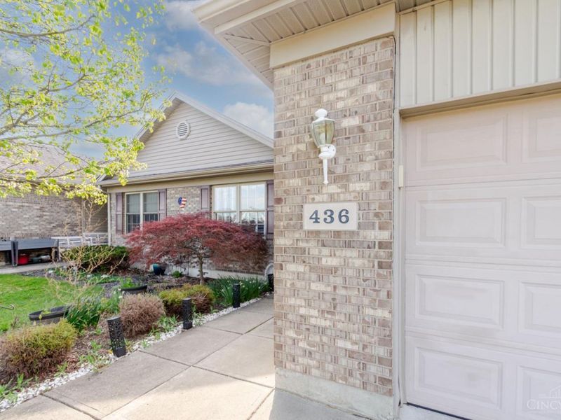 436 Jodee Drive, Xenia, OH 45385 Photo 2
