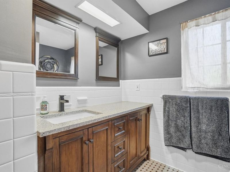 2753 Werkastle Lane, Cincinnati, OH 45211 Photo 16