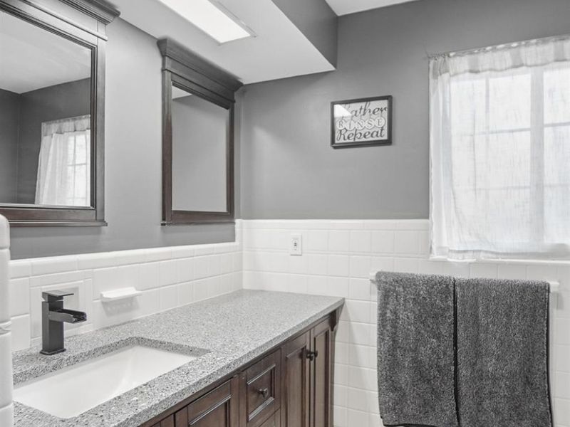 2753 Werkastle Lane, Cincinnati, OH 45211 Photo 17