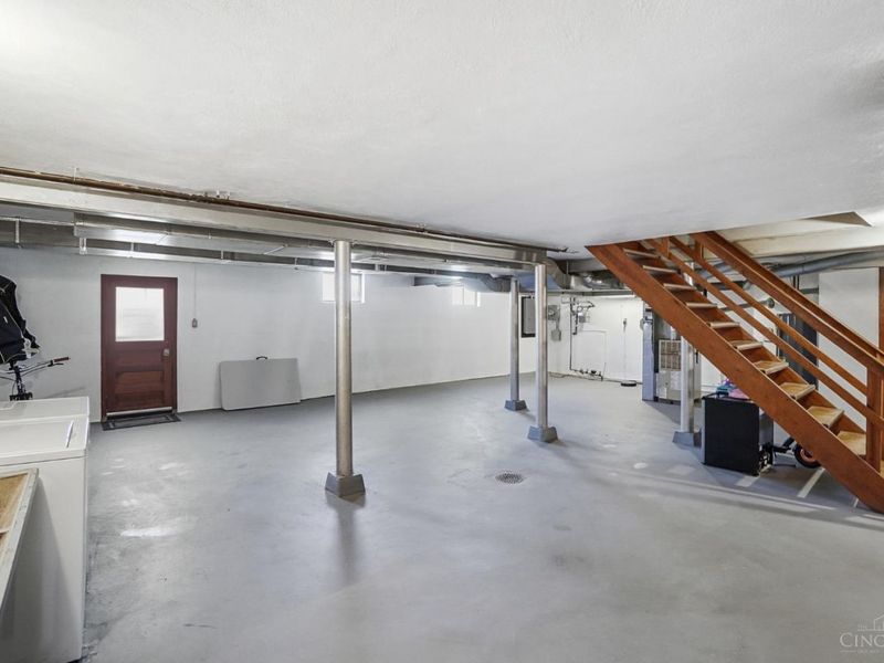 2753 Werkastle Lane, Cincinnati, OH 45211 Photo 34