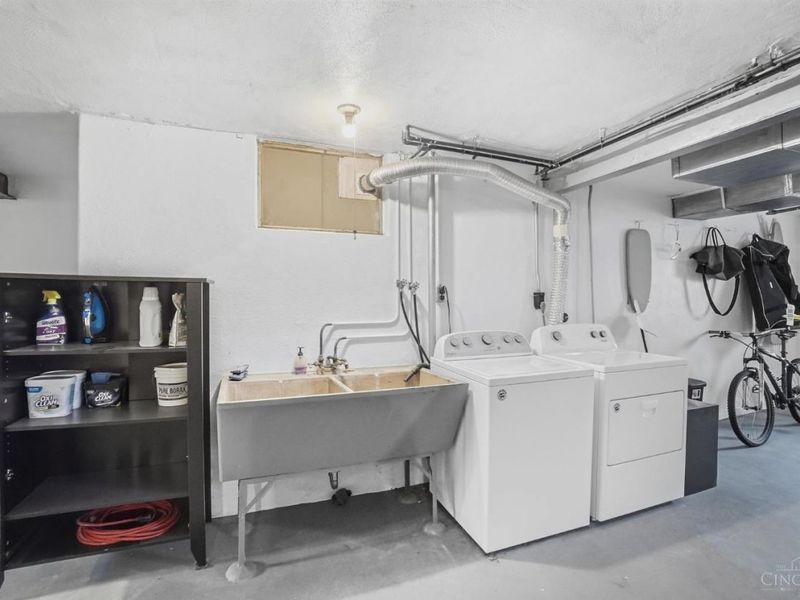 2753 Werkastle Lane, Cincinnati, OH 45211 Photo 36