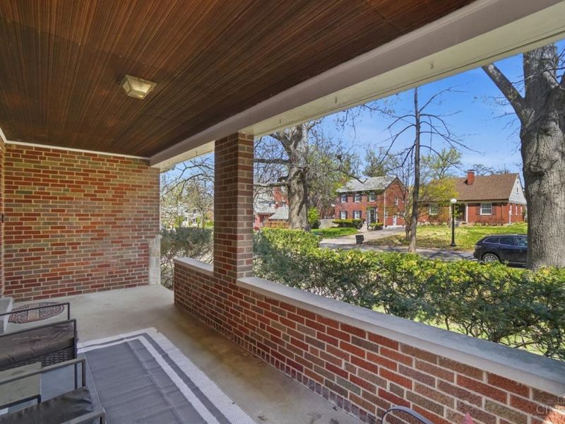 2753 Werkastle Lane, Cincinnati, OH 45211 Photo 4