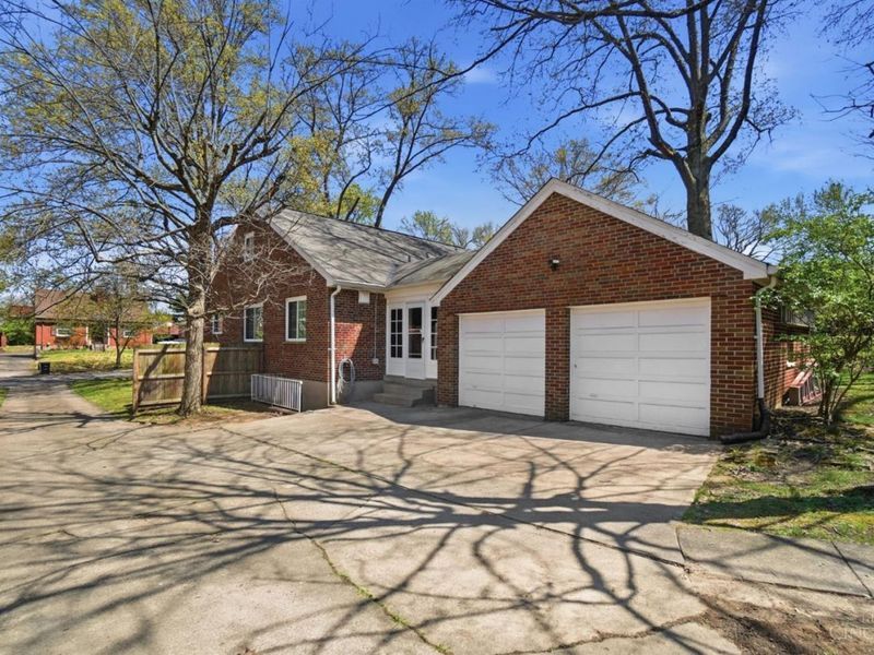 2753 Werkastle Lane, Cincinnati, OH 45211 Photo 42