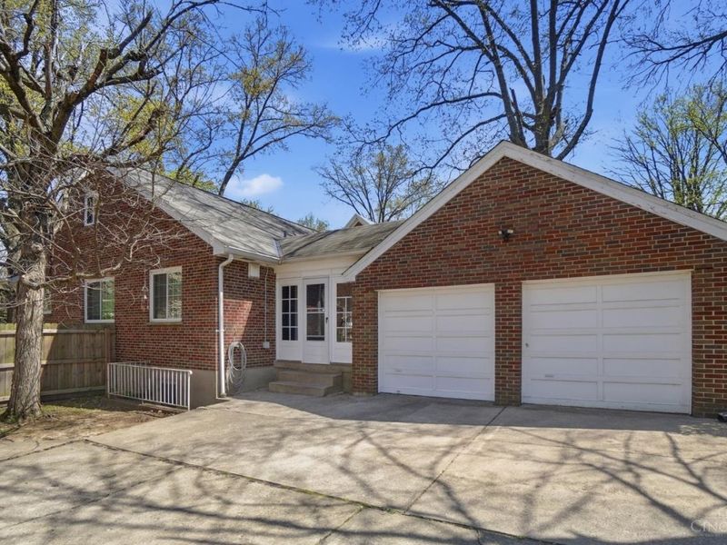 2753 Werkastle Lane, Cincinnati, OH 45211 Photo 43